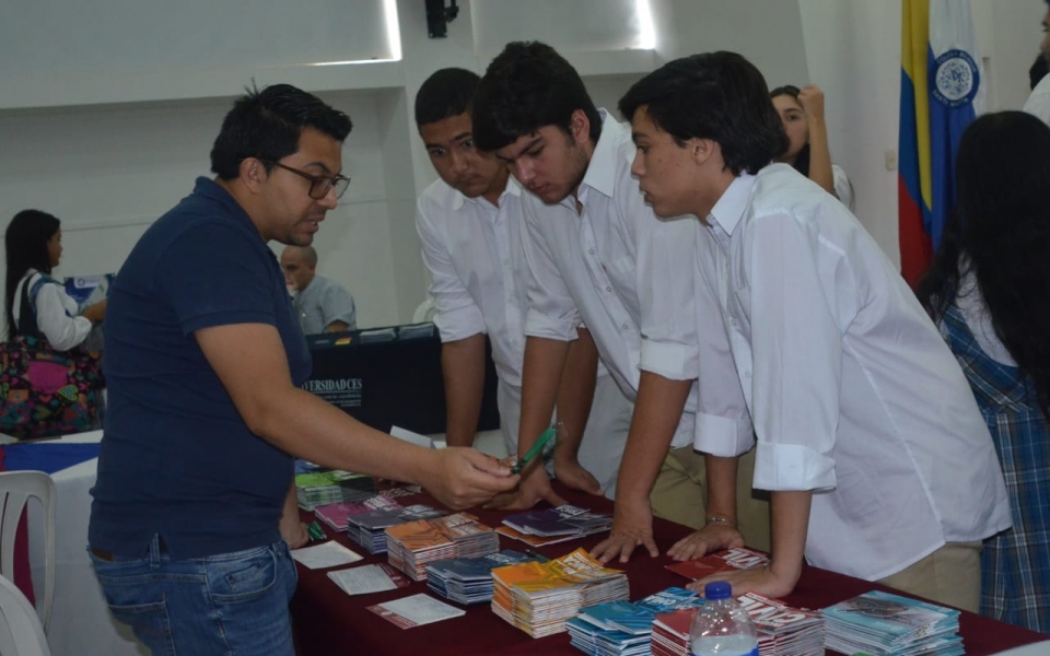 Feria de Universidades en el Colegio Bilingüe Santa Marta