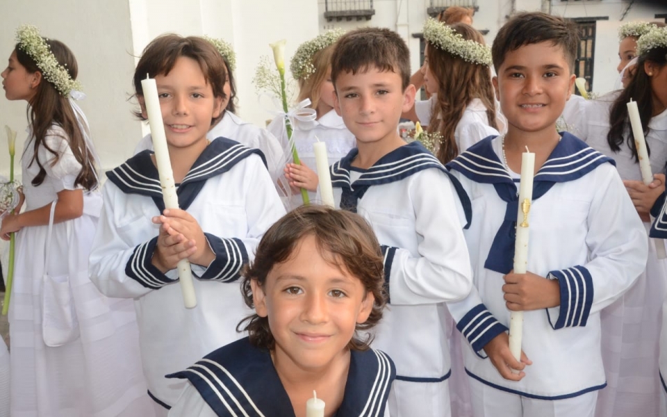 Oscar Mejía- Seguimiento.co Primera Comunión estudiantes Colegio Bureche
