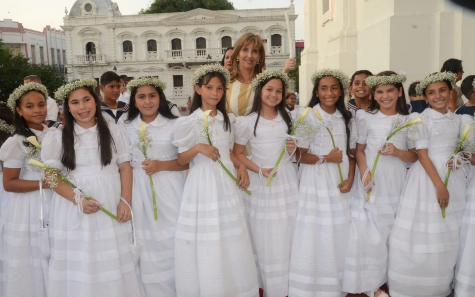 Primera Comunión estudiantes Colegio Bureche