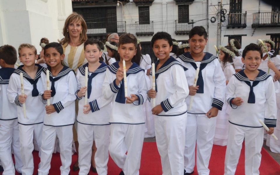 Primera Comunión estudiantes Colegio Bureche