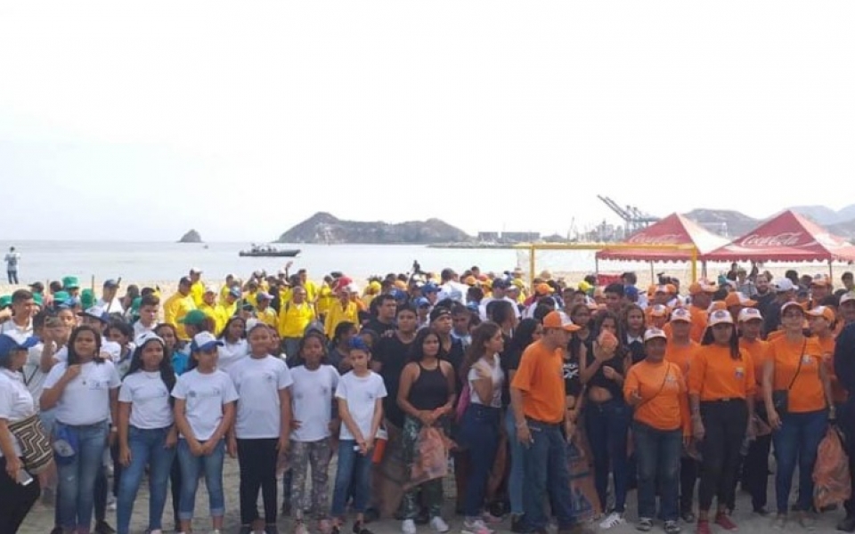 Jornada de limpieza en la playa