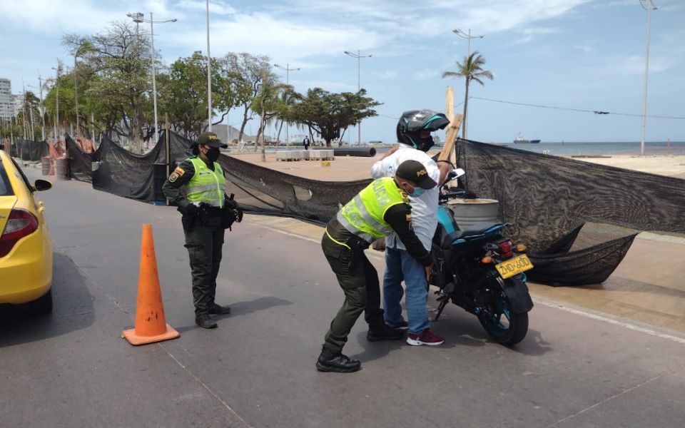 Operativos en el camellón de Santa Marta. 