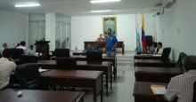 El recinto se tornó casi desierto durante por lo menos una hora antes de finalizar el debate.